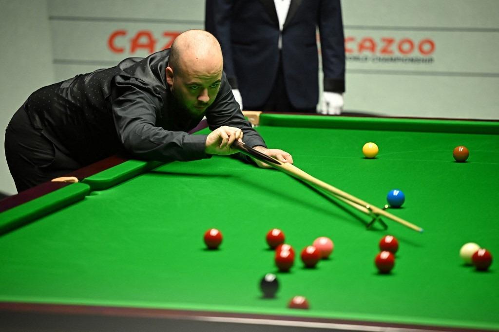 Belgium's Brecel Holds Off Selby To Win World Title