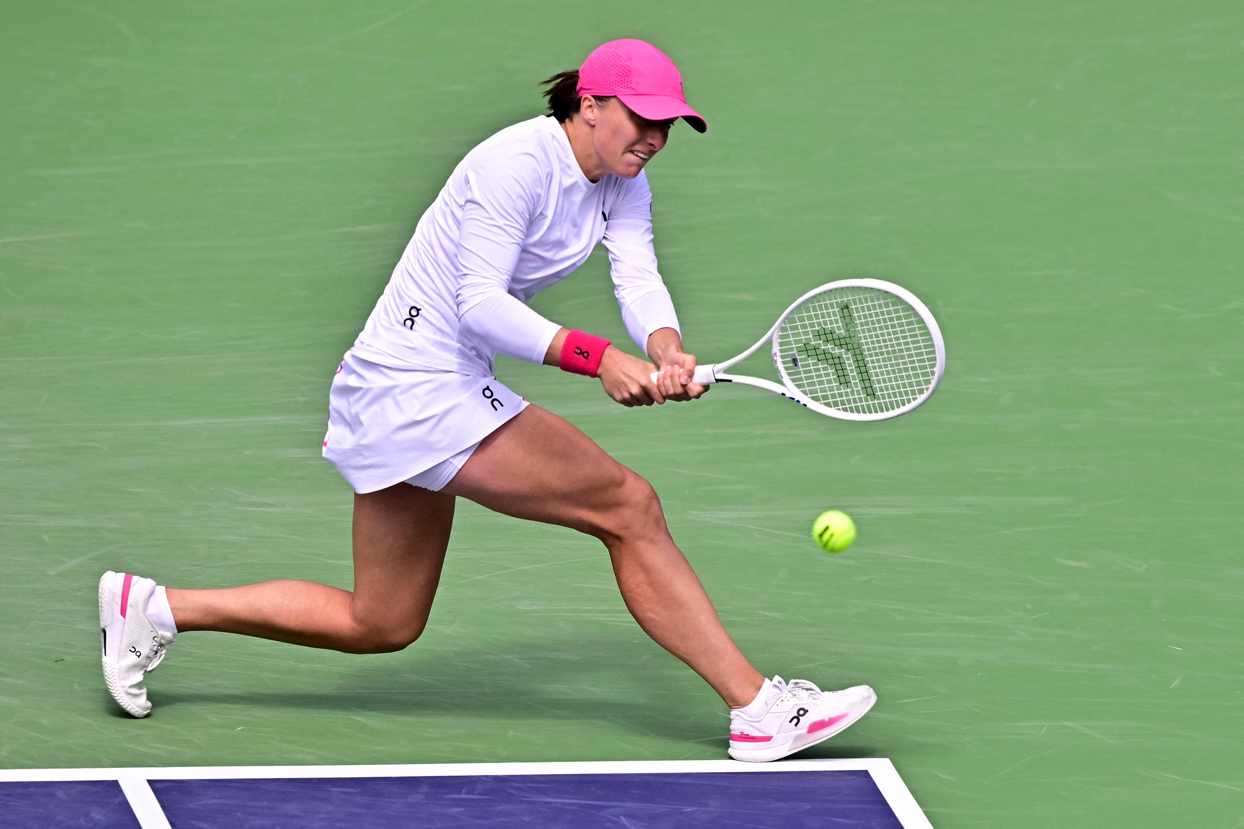 Swiatek moves to Indian Wells semi-final, Wozniacki pulls out