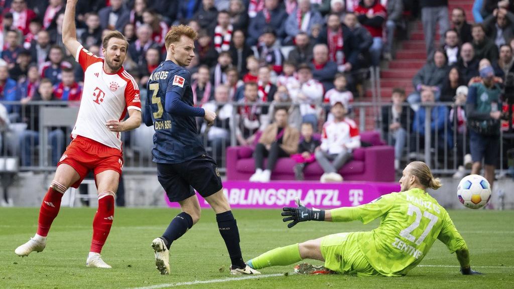 Recordbreaking Kane nets hattrick as Bayern humble Mainz 81