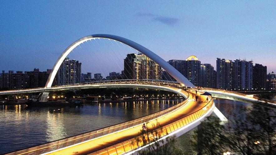 New pedestrian bridge over Pearl River opens in Guangzhou