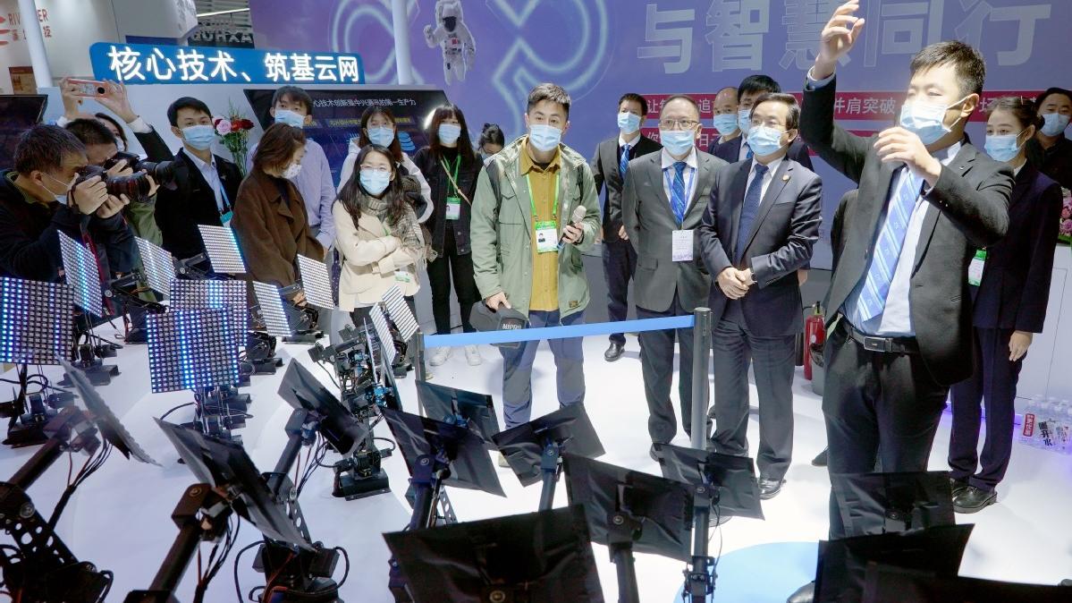 China takes big internet strides