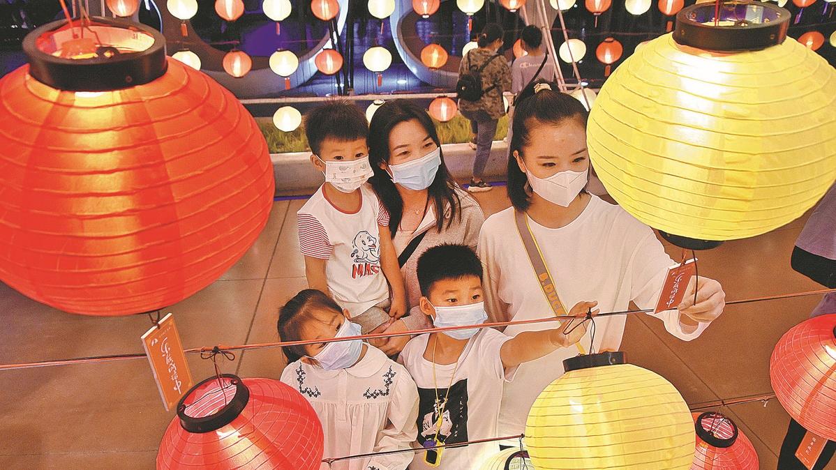 Short-distance trips to boost China's holiday tourism